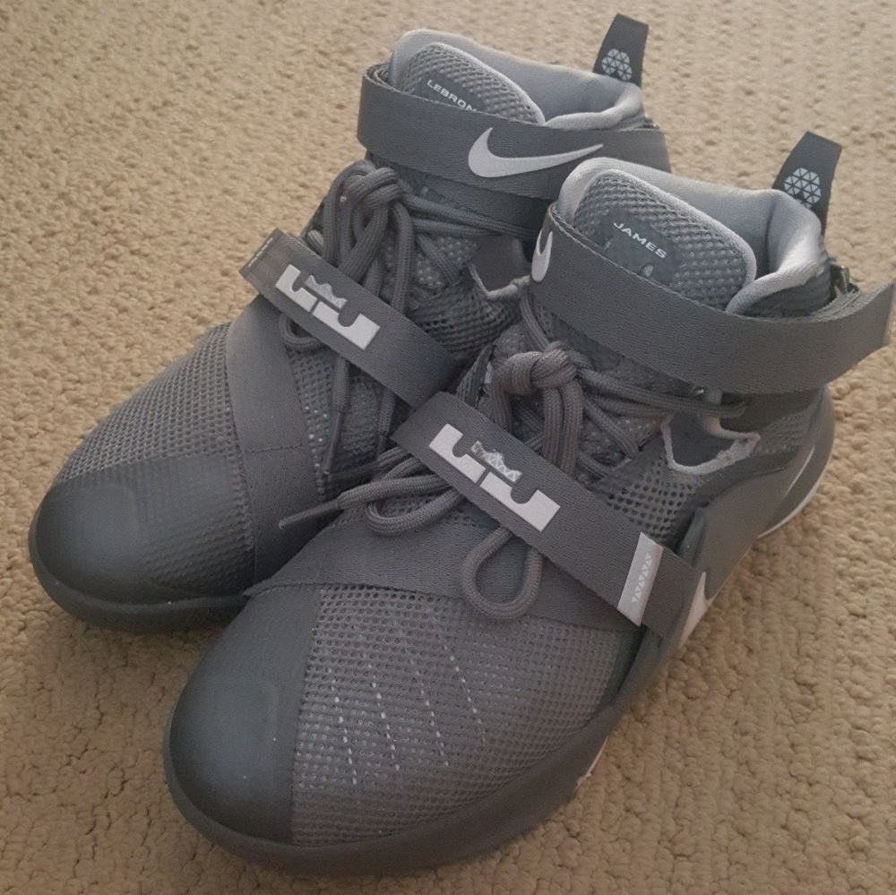 Boys Lebron Soldier 9